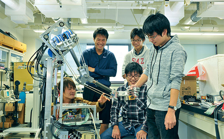 人間に優しい知能機械